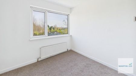4 bedroom detached house to rent - Photo 2