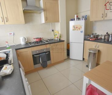 2 Bedroom Mid Terraced House - Photo 6