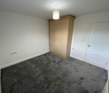 3 bedroom flat to rent - Photo 4