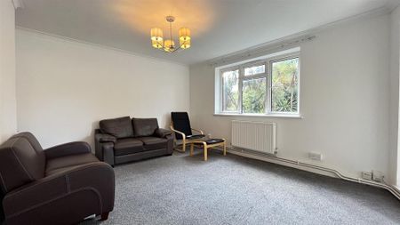 3 bedroom apartment to rent - Photo 4