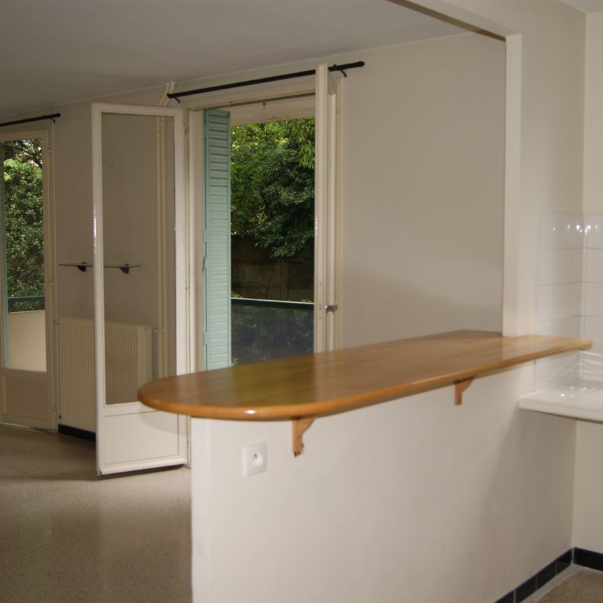 Location Appartement 3 pièces 85m² NIMES 30900 - Photo 1