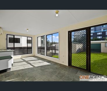 12 Moore Street, West Gosford, NSW 2250 - Photo 2