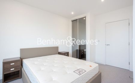 1 Bedroom flat to rent in Skyline Apartments, Makers Yard, E3 - Photo 3