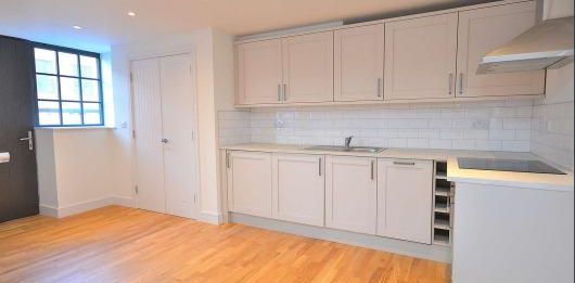 Studio to rent - Photo 2