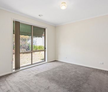 Comfortable Living in Prime Strathdale Location - Photo 1