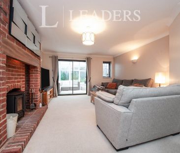 4 bedroom detached to rent 12 Sleaford Close, Swindon - Photo 2