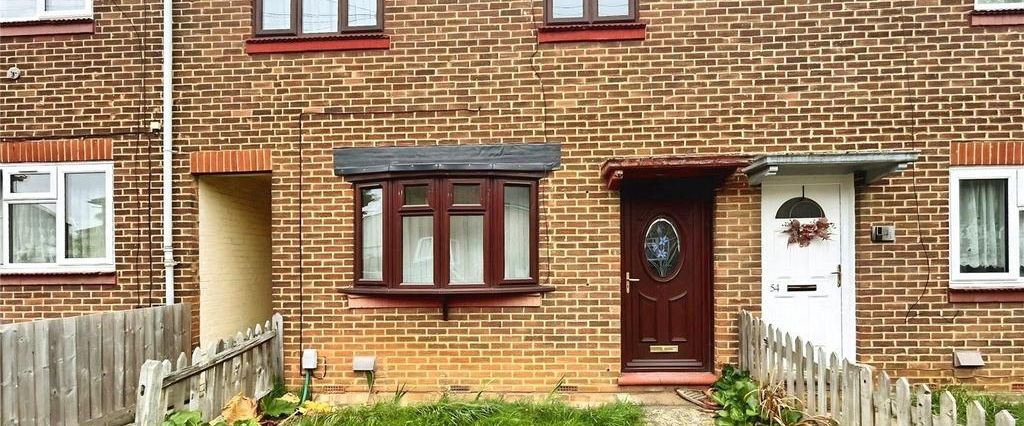 3 bedroom terraced house to rent - Photo 1