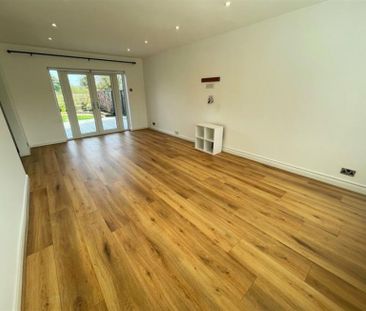 5 Bedroom Detached To Let - Photo 1