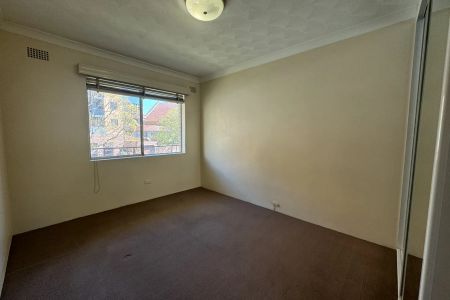 Spacious Two Bedroom In The Heart Of Hurstville - Photo 2