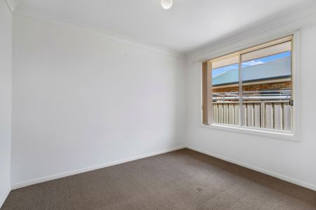 Immaculate Three Bedroom Duplex! - Photo 5