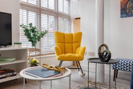 3 bedroom serviced apartment to rent - Photo 2