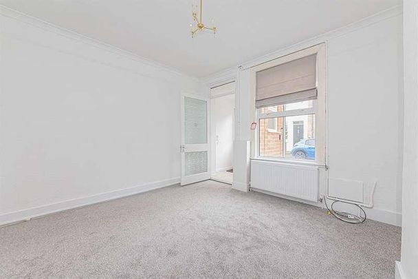 Mount Pleasant, Wokingham, RG41 - Photo 1