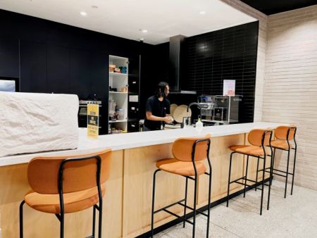 U18 (MONASH) 6 Bedroom Male - Photo 4