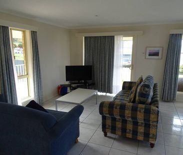 House To Rent - Photo 5