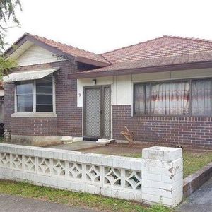 Spacious 3-Bedroom-Home in the Heart of Auburn - Photo 2