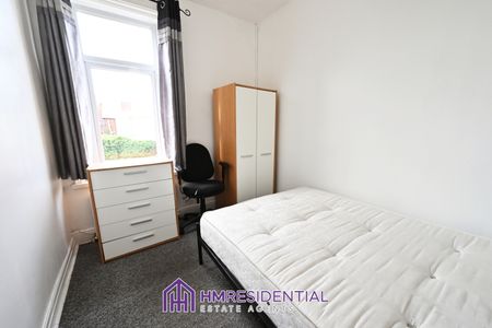 3 bedroom terraced house available on Rutland Street, Sunderland, SR4 6QG available from 24/03/2026 £995.00 PCM - Photo 5