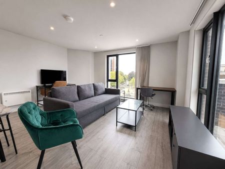 AVAILABLE NOW | TWO BEDROOM TWO BATHROOM APARTMENT | EXCEPTIONAL RESIDENT FACILITIES | GYM, CINEMA & LOUNGE | PRIVATE TERRACE - Photo 3