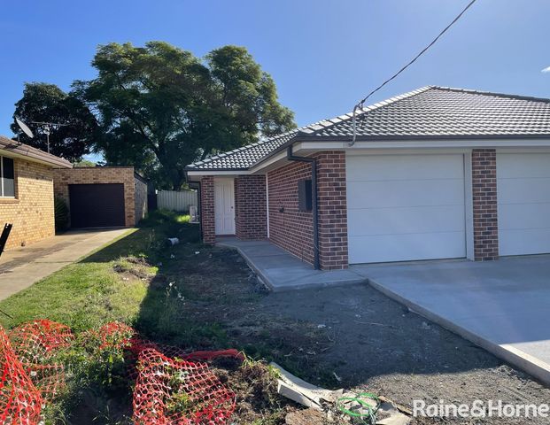 2 Bedroom West Tamworth Unit - Photo 1