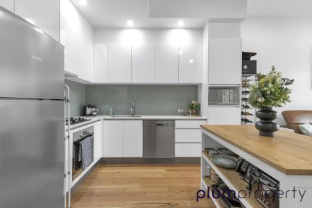 1/68 Benson Street, Toowong QLD 4066 - Photo 2