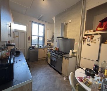 21 Regent Park Terrace, Leeds, LS6 2AX - Photo 2