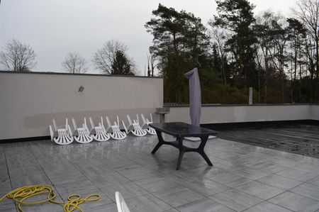 TE HUUR: Ruim duplex met 2 slaapkamers en ruim terras te Zolder! - Photo 3