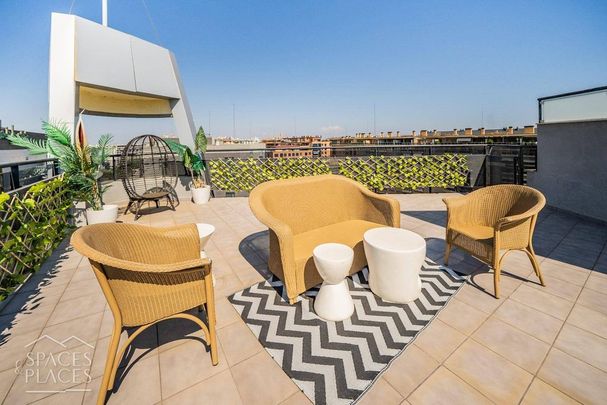3 room luxury penthouse for rent in Valencia - Photo 1