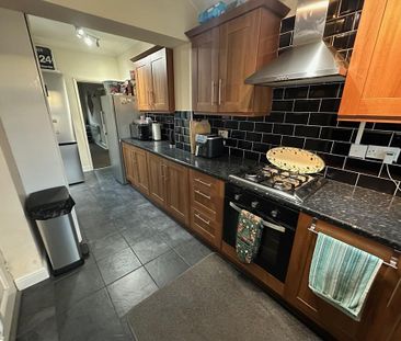 3 bedroom semi-detached house to rent - Photo 5