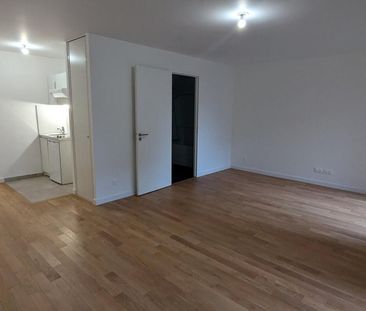 location Appartement T1 DE 39.3m² À COURBEVOIE - Photo 2