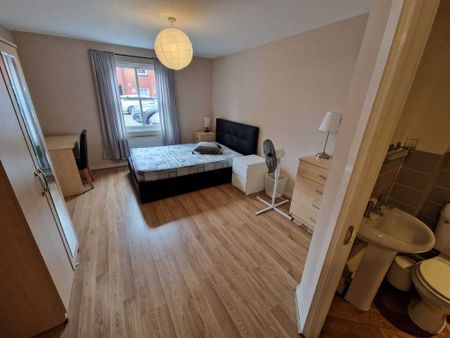 2 Bed Student Accommodation - Photo 4
