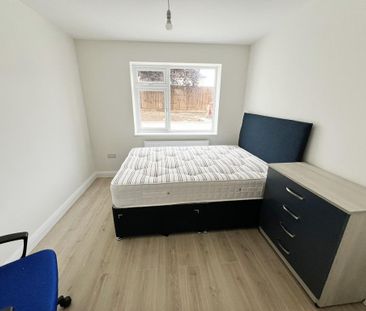 1 bedroom house of multiple occupation to rent - Photo 2