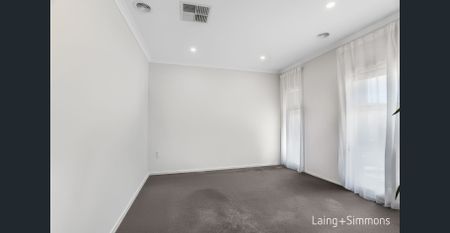 Beautiful Family Home in Truganina - Modern Comfort and Convenience - Photo 3