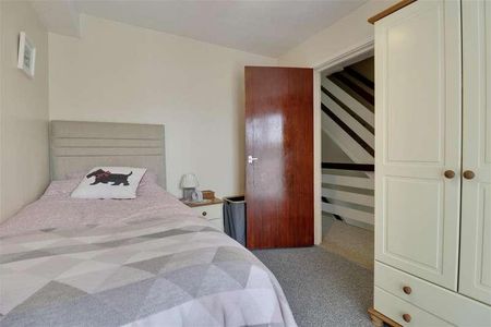 Fourth Street, Portsmouth, PO1 - Photo 3