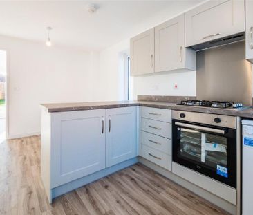 3 bedroom semi-detached house to rent - Photo 6