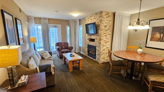 For Lease - 90 Highlands Drive Unit# 2074/75, Oro-Medonte, Ontario - Photo 1