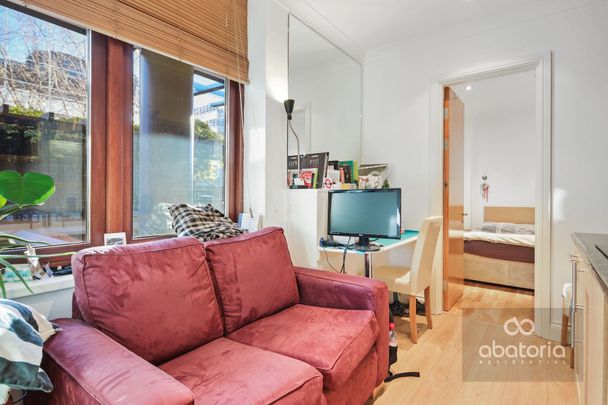 Sandpiper Court, St Katharine Docks, E1W - Photo 1
