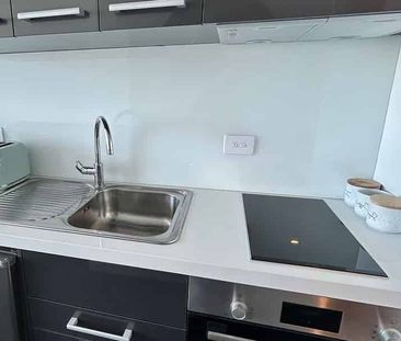 Fully Furnished Secure Studio Apartment - Photo 4