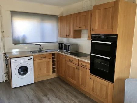 1 bedroom in a house share to rent - Photo 5