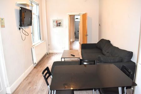 5 bedroom terraced house to rent - Photo 2