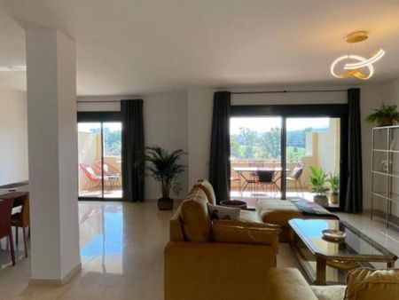 Luxury penthouse for rent in San Pedro de Alcántara, Spain - Photo 3