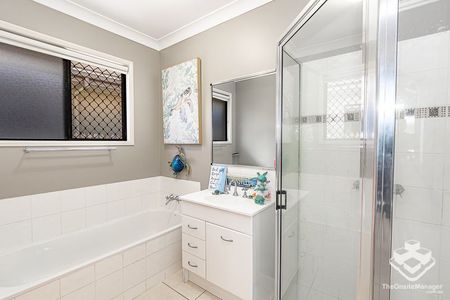 Quiet home, Royal Palms Estate - Photo 4