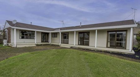 Move in ready - Photo 3