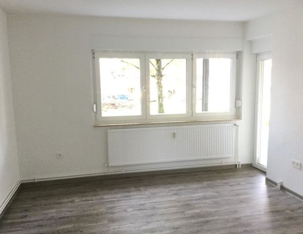 Geräumige 3-Zimmer Erdgeschosswohnung mit Balkon - Foto 1