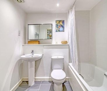 2 Bed Flat, Hales St, SE8 - Photo 5