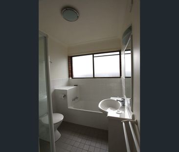 IMMACULATE UNIT IN PRESTIGIOUS RIVERFRONT STREET - Photo 4