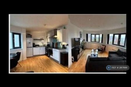 2 bedroom flat to rent - Photo 5