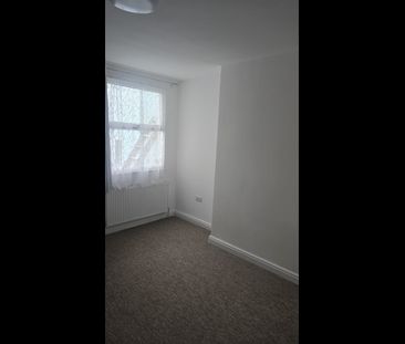 4 Bed Terraced House, Harrow Road, BS4 - Photo 6