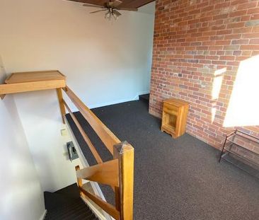 93 Lower Union St - Unit 3, 4 bed, 1.5 bath - Photo 2