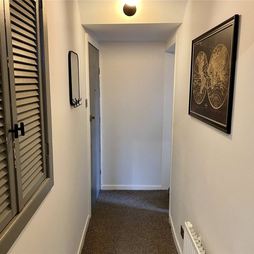 1 bedroom Flat To Rent - Photo 1