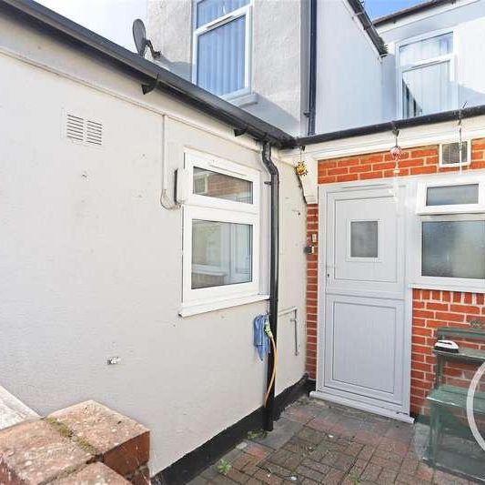London Road, Gisleham, NR33 - Photo 1