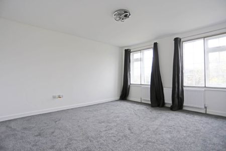 Price £2,500 pcm - Available Now - Part Furnished - Photo 3